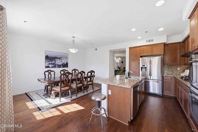 332 E Hilltop Way, Thousand Oaks, CA 91362