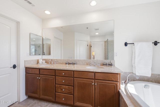 332 E Hilltop Way, Thousand Oaks, CA 91362