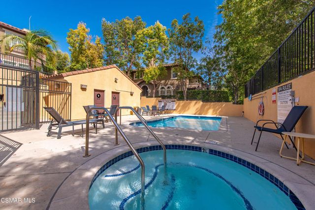 332 E Hilltop Way, Thousand Oaks, CA 91362