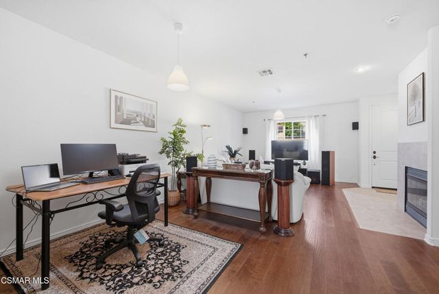332 E Hilltop Way, Thousand Oaks, CA 91362