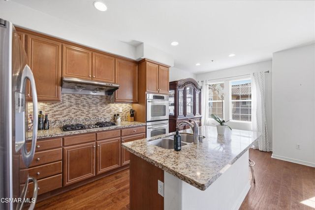 332 E Hilltop Way, Thousand Oaks, CA 91362