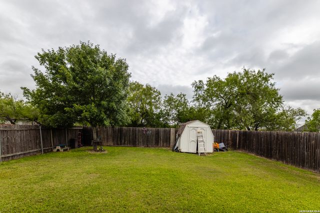 1026 Avenue H, Poteet, TX 78065