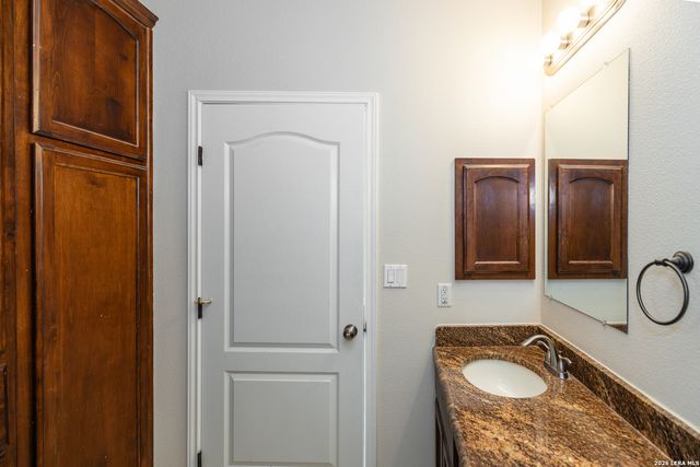 1026 Avenue H, Poteet, TX 78065