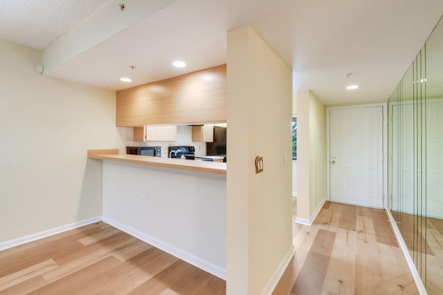 1701 Marina Isle Way 301, Jupiter, FL 33477