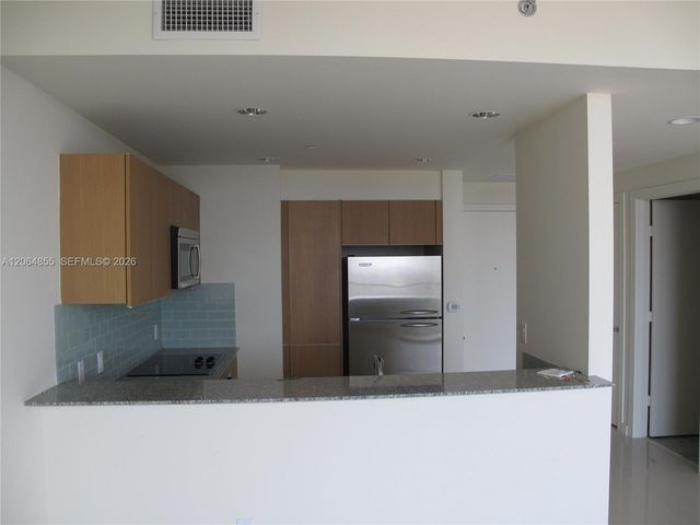 1050 Brickell Ave 3312, Miami, FL 33131