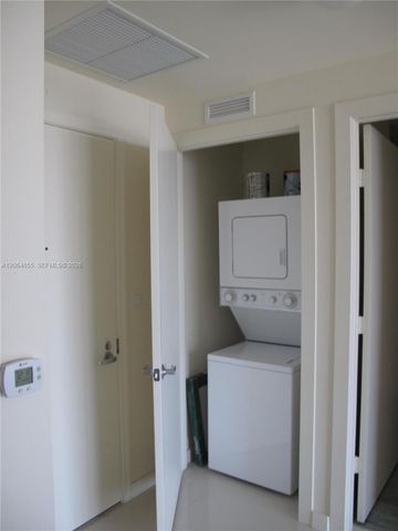 1050 Brickell Ave 3312, Miami, FL 33131