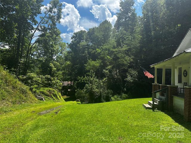 8485 Hwy 197 Highway, Green Mountain, NC 28740