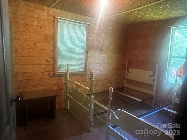 8485 Hwy 197 Highway, Green Mountain, NC 28740