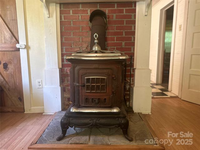8485 Hwy 197 Highway, Green Mountain, NC 28740