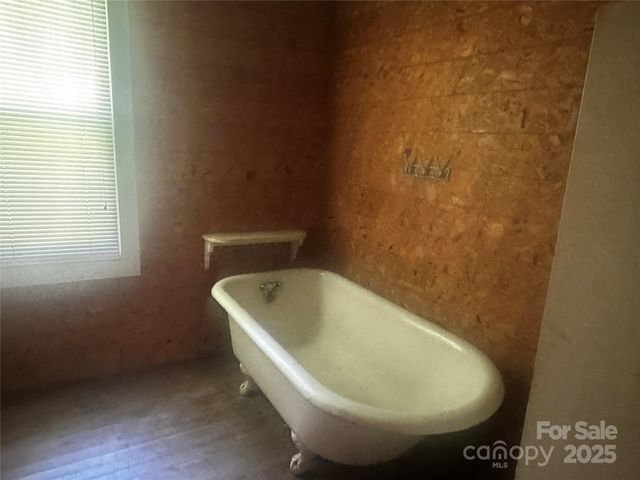 8485 Hwy 197 Highway, Green Mountain, NC 28740