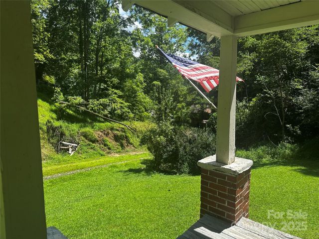 8485 Hwy 197 Highway, Green Mountain, NC 28740
