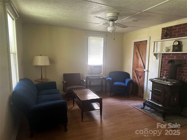 8485 Hwy 197 Highway, Green Mountain, NC 28740