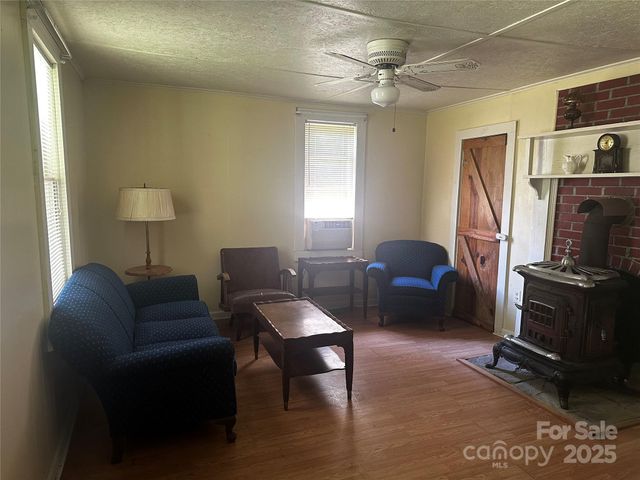 8485 Hwy 197 Highway, Green Mountain, NC 28740