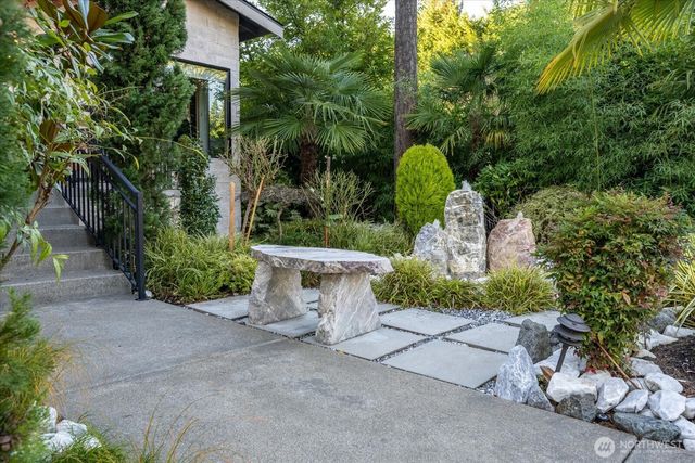 1717 99th Avenue NE, Bellevue, WA 98004