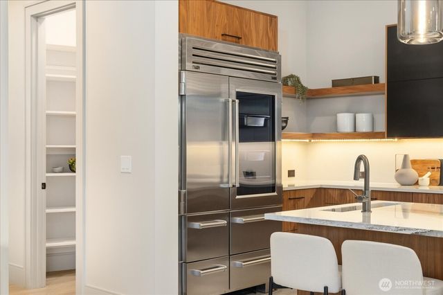 1717 99th Avenue NE, Bellevue, WA 98004