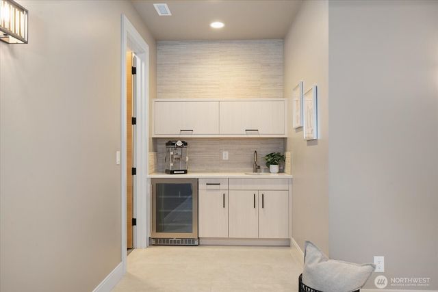 1717 99th Avenue NE, Bellevue, WA 98004