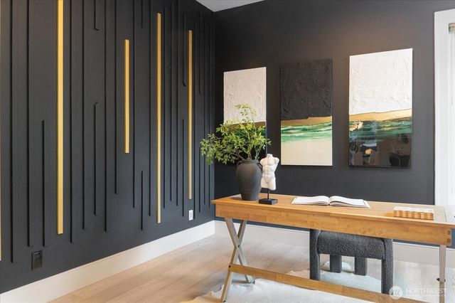 1717 99th Avenue NE, Bellevue, WA 98004