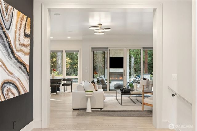 1717 99th Avenue NE, Bellevue, WA 98004