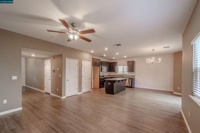 723 Phillipi Way, Sacramento, CA 95838