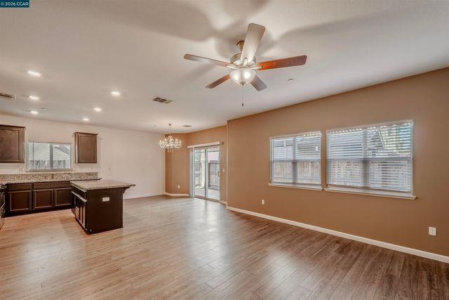 723 Phillipi Way, Sacramento, CA 95838