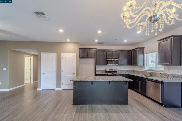723 Phillipi Way, Sacramento, CA 95838
