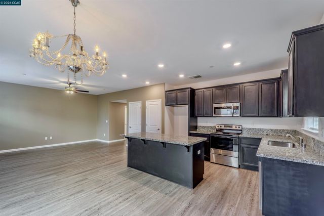 723 Phillipi Way, Sacramento, CA 95838