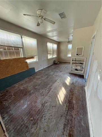 349 Glenoak Dr, Corpus Christi, TX 78418