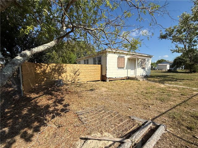 349 Glenoak Dr, Corpus Christi, TX 78418