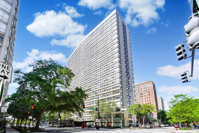 2930 N Sheridan Road 702, Chicago, IL 60657