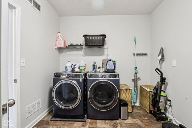 2418 Bridlewood Drive, Franklin, IN 46131