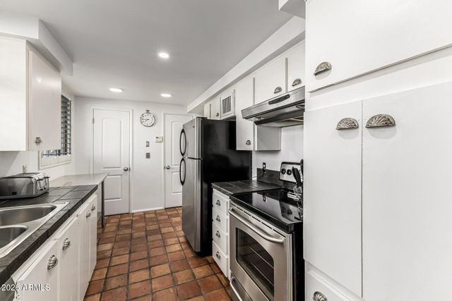 3242 E CAMELBACK Road 102, Phoenix, AZ 85018