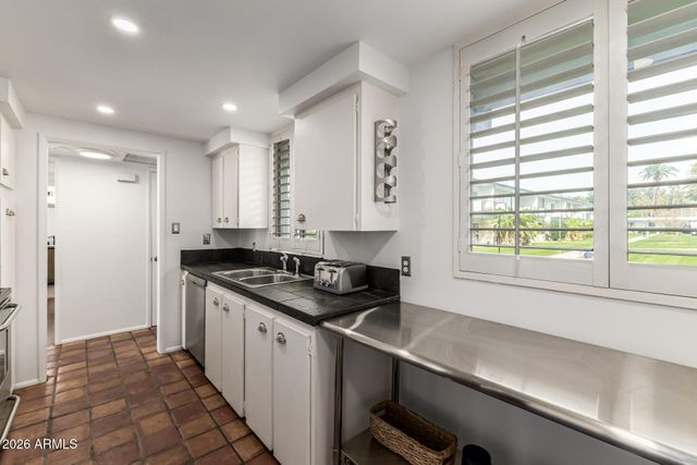 3242 E CAMELBACK Road 102, Phoenix, AZ 85018