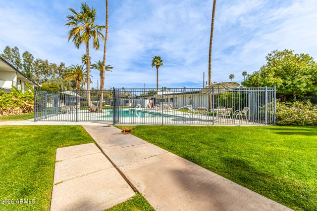 3242 E CAMELBACK Road 102, Phoenix, AZ 85018