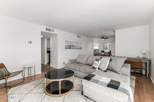 3242 E CAMELBACK Road 102, Phoenix, AZ 85018