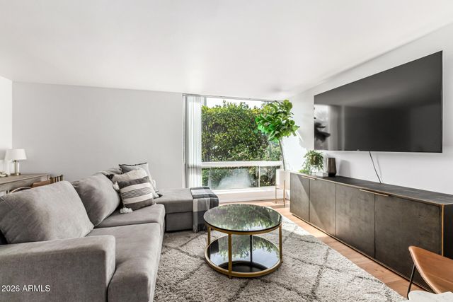 3242 E CAMELBACK Road 102, Phoenix, AZ 85018