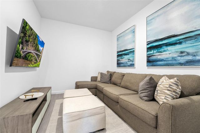 637 TRIKOMO DRIVE DRIVE, Davenport, FL 33896