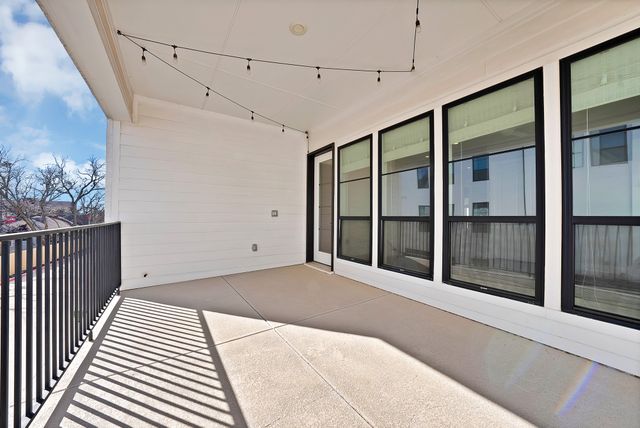 123 Garden Court E, Arlington, TX 76013