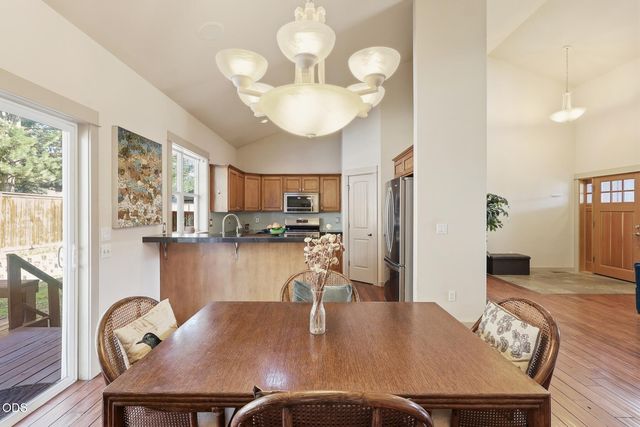 61172 Hilmer Creek Drive, Bend, OR 97702