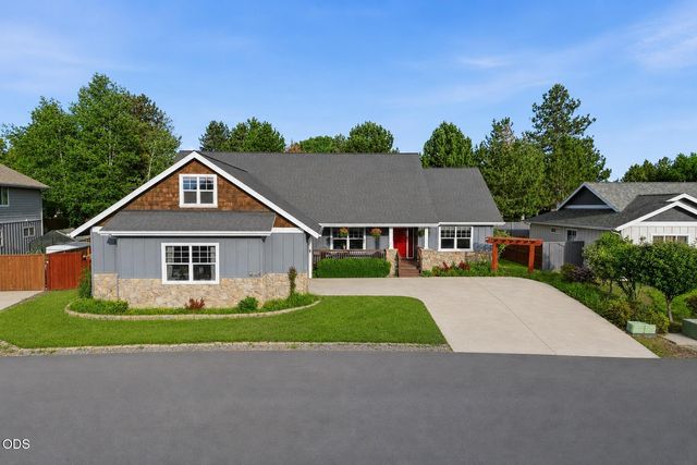 61172 Hilmer Creek Drive, Bend, OR 97702