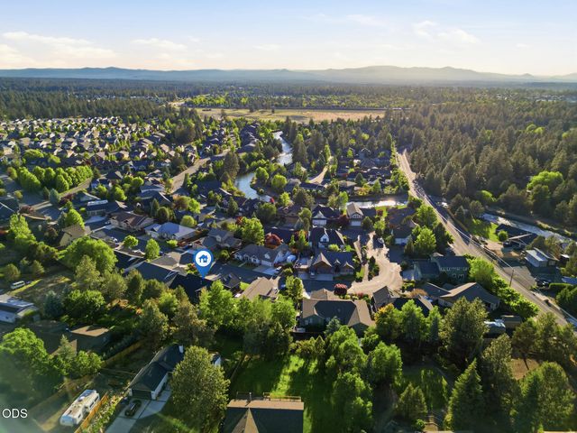 61172 Hilmer Creek Drive, Bend, OR 97702