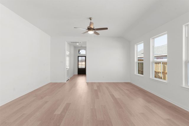 25632 Wheat Seed LN, Elgin, TX 78621