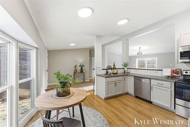 7976 10 Mile Road, Rockford, MI 49341