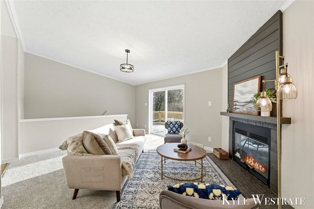 7976 10 Mile Road, Rockford, MI 49341