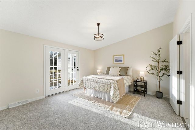 7976 10 Mile Road, Rockford, MI 49341