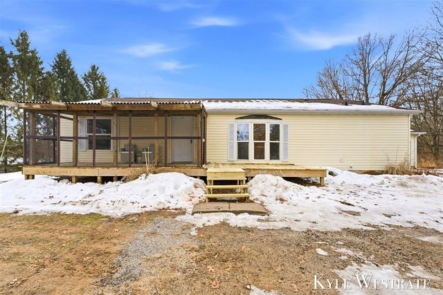 7976 10 Mile Road, Rockford, MI 49341