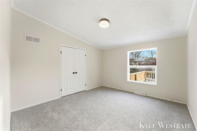 7976 10 Mile Road, Rockford, MI 49341