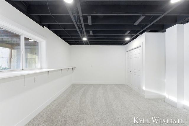 7976 10 Mile Road, Rockford, MI 49341