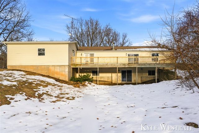 7976 10 Mile Road, Rockford, MI 49341