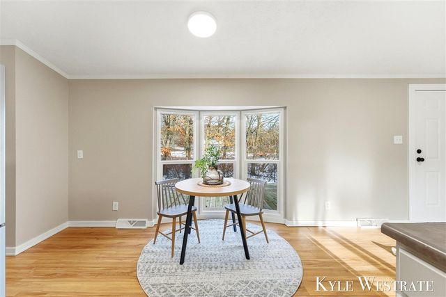 7976 10 Mile Road, Rockford, MI 49341