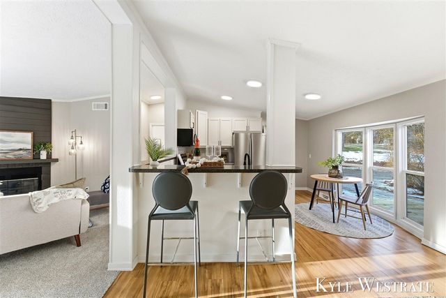 7976 10 Mile Road, Rockford, MI 49341